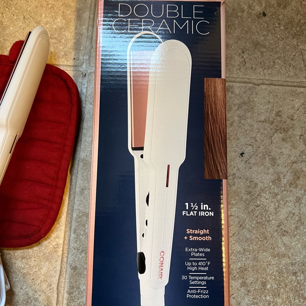 BRAND NEW hair straightener